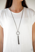 Load image into Gallery viewer, Paparazzi Accessories Straight To The Top - Black Necklace