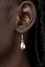 Load image into Gallery viewer, Paparazzi Accessories: Beachfront Fabulous - White