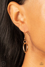 Load image into Gallery viewer, Paparazzi Accessories: Tough Crowd - Gold Choker
